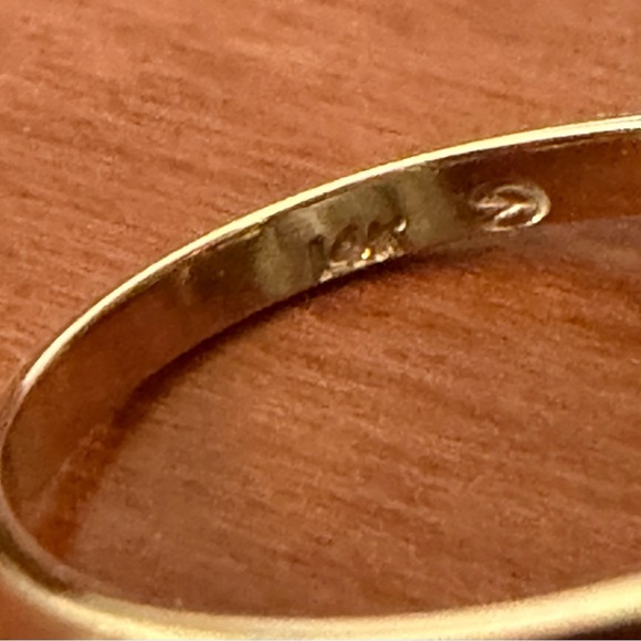 Pearl & Diamond accent Ring in 14k Gold - Picture 2 of 4